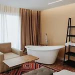 Kristal Hotell Korça
