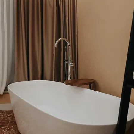 Kristal Hotel Korce